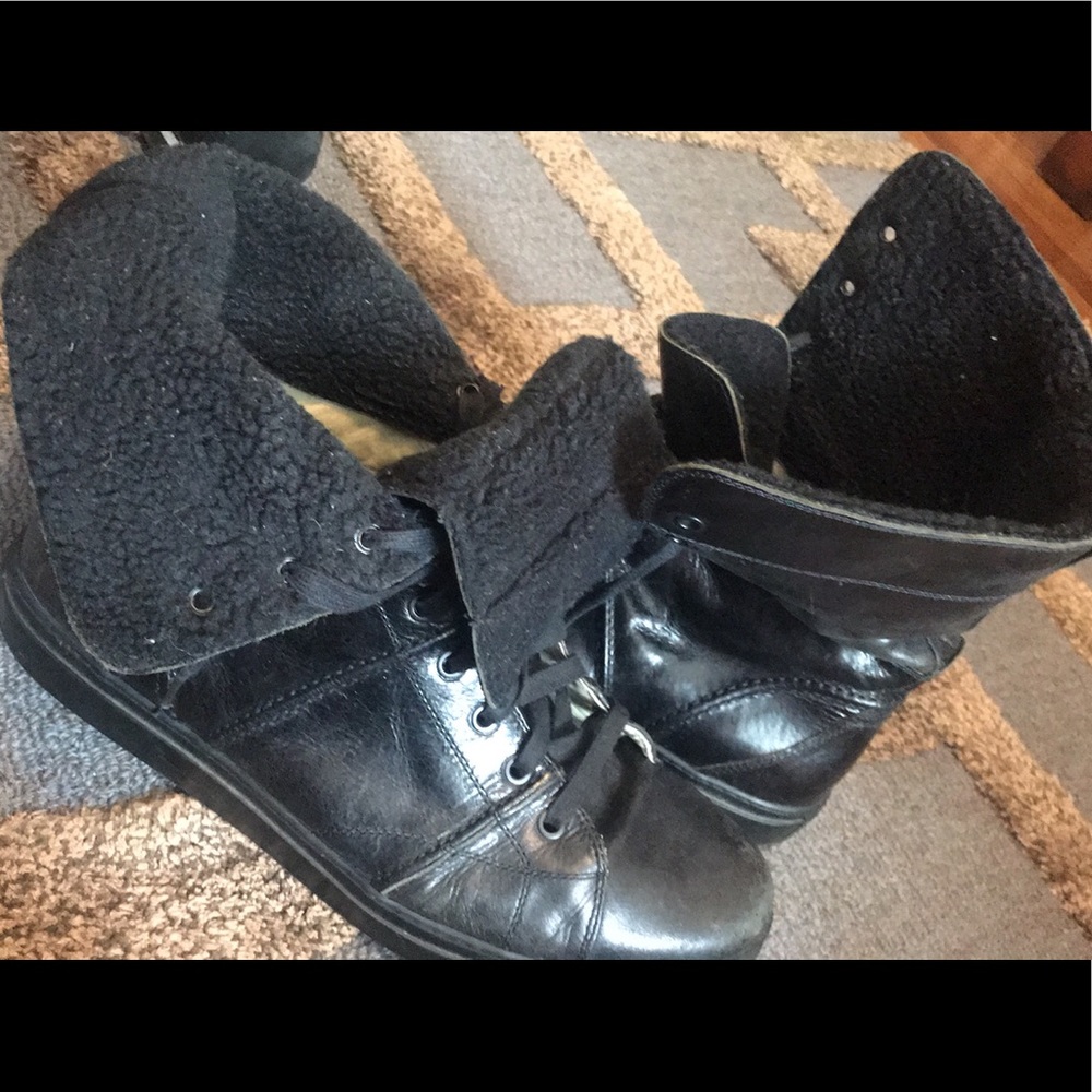 Men’s Black vintage leather boots